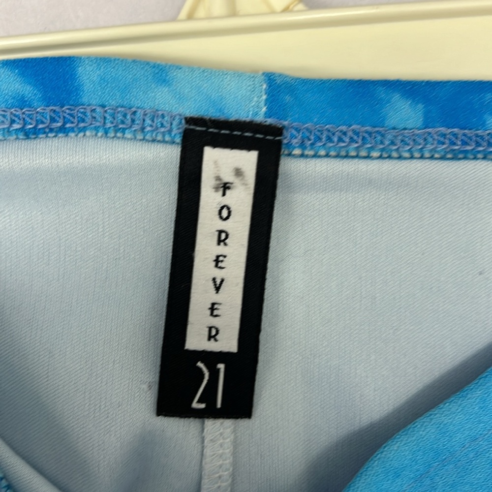 Vintage skirt with a blue sky like pattern from Forever 21, Size M - Picture 5 of 8